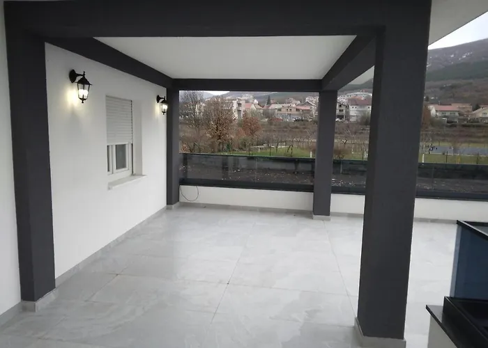 Derek * بوسيسيه